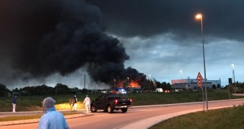 Pordenone, vasto incendio alla Roncadin. “Ci rialzeremo” Roncadin_incendio